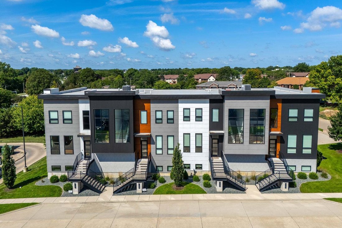 Condo in Bettendorf, Iowa, United States 3 - 18680892