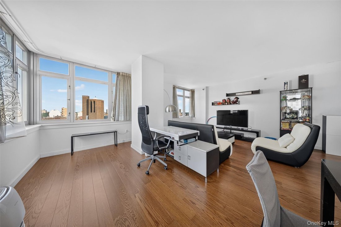 Condo in New York, New York, United States 4 - 18682177