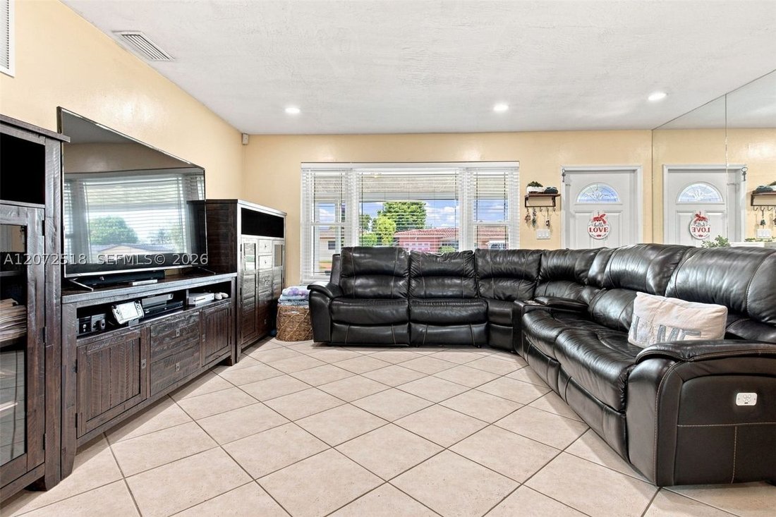 House in Pembroke Pines, Florida, United States 3 - 18684476