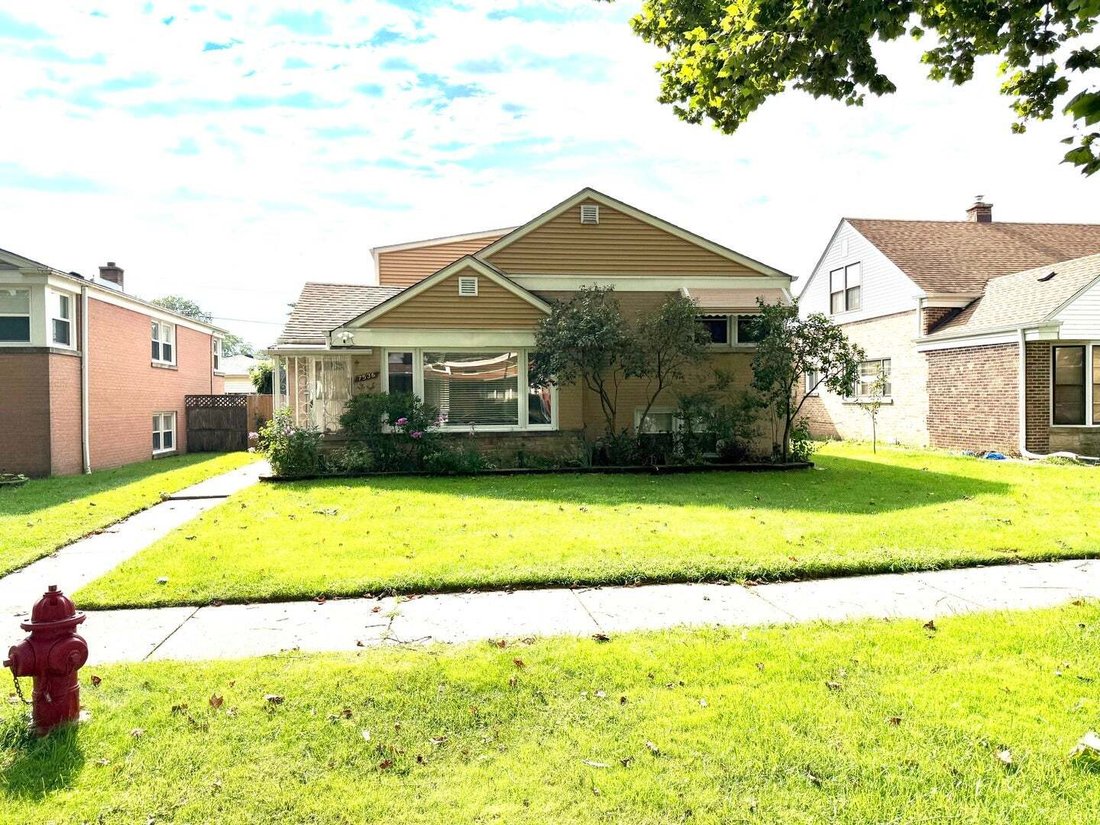 House in Skokie, Illinois, United States 1 - 18682753