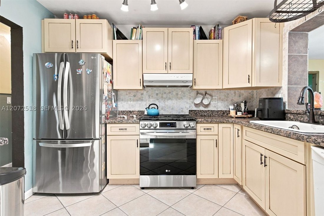 House in Pembroke Pines, Florida, United States 5 - 18684476
