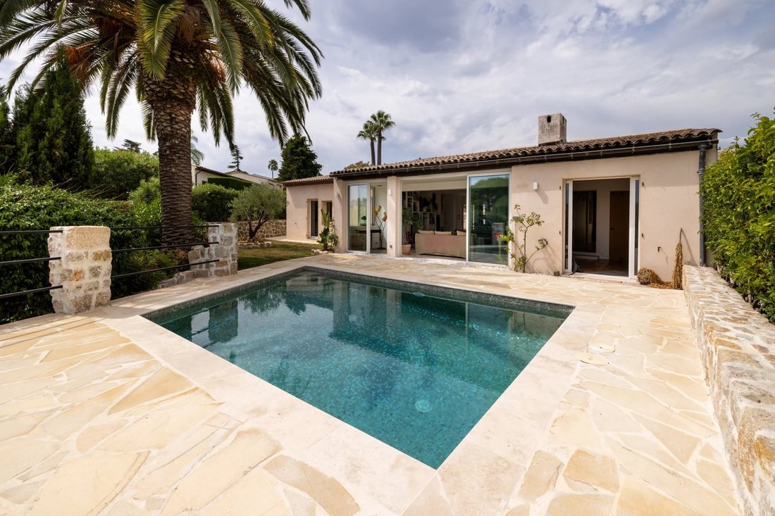 Villa in Vaug, Villeneuve-Loubet, France 1 - 18681430