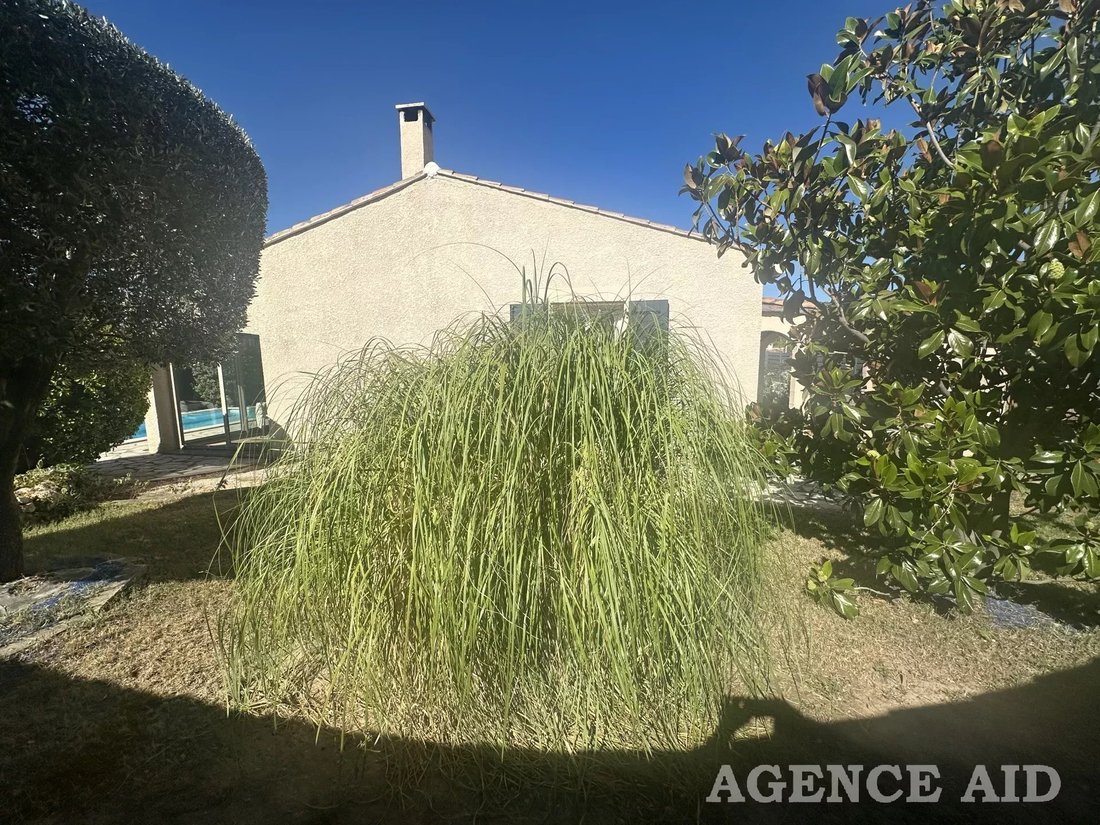 Villa in Cuges-les-Pins, Provence-Alpes-Côte d'Azur, France 2 - 18681373
