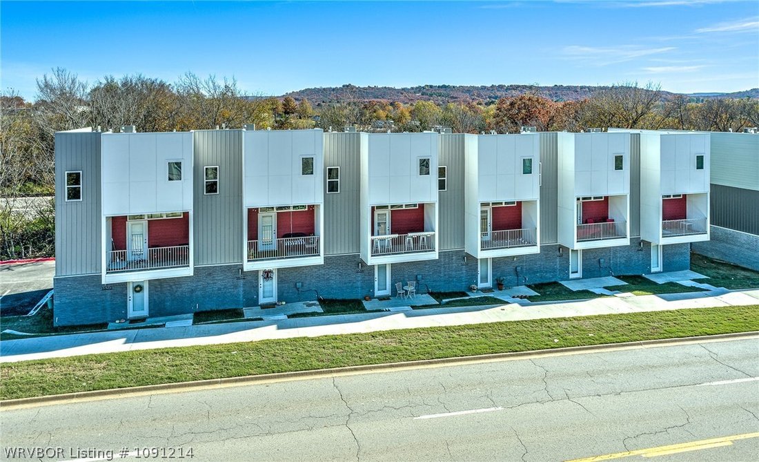 Condo in Fayetteville, Arkansas, United States 1 - 18682693