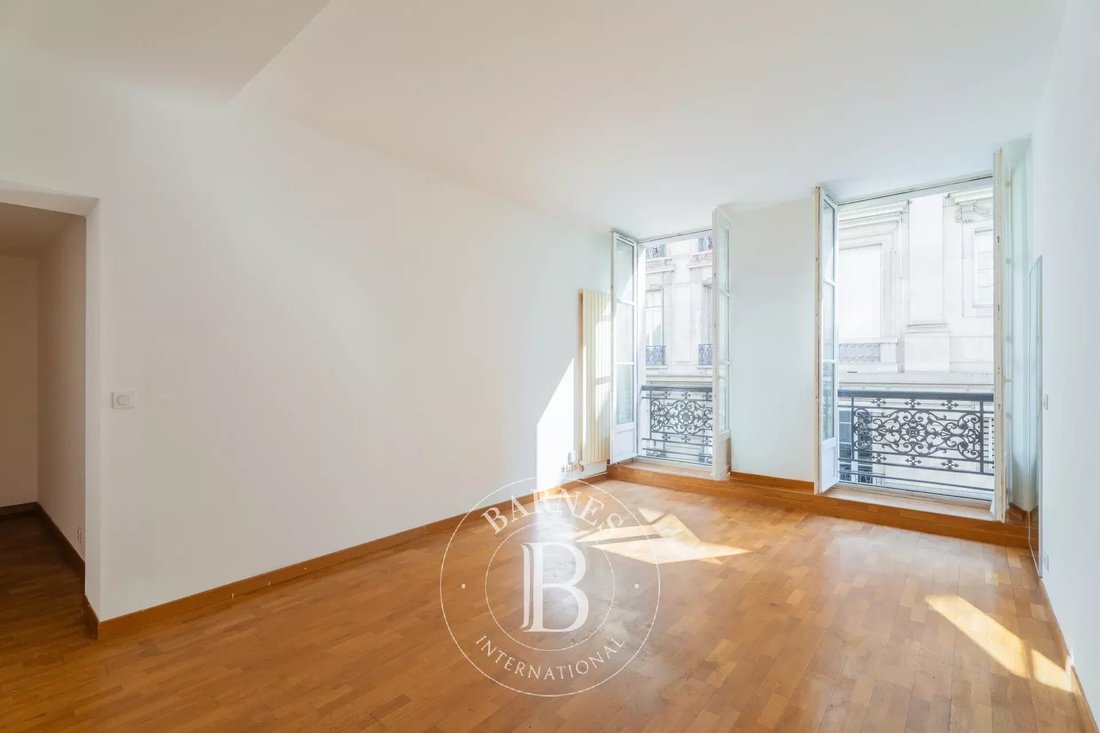 Apartment in Elysées-Madeleine, Paris 8e Arrondissement, Paris 4 - 18681256