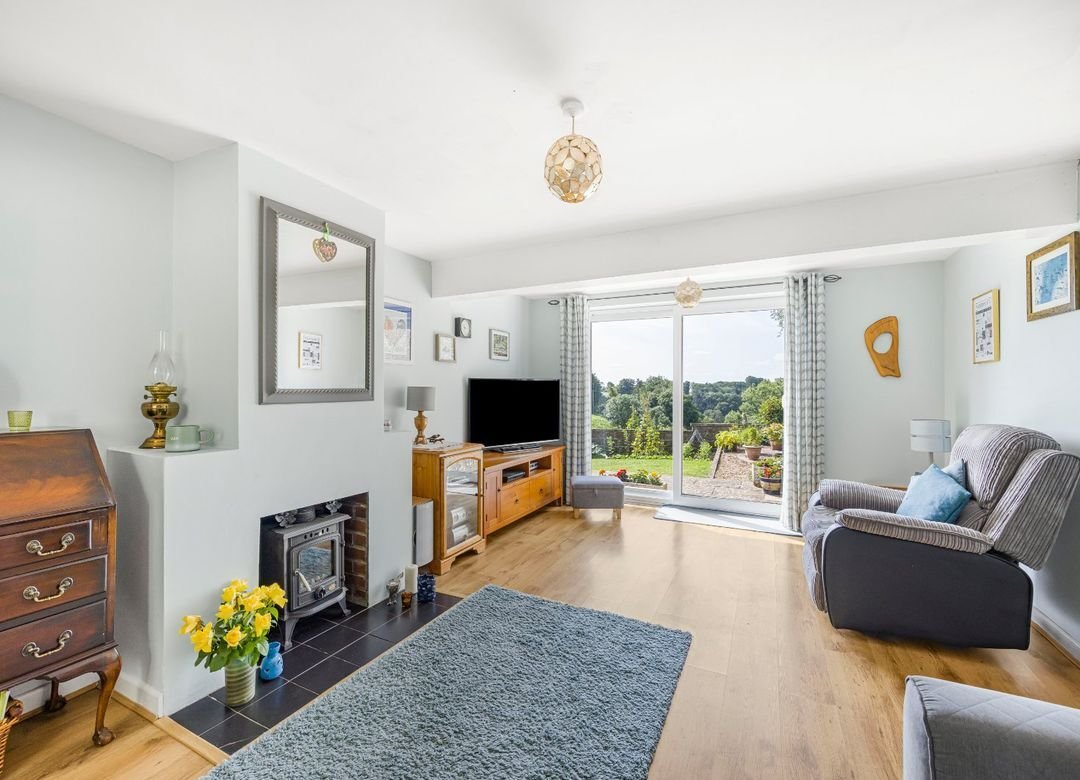 Bungalow in Stroud, England 4 - 18681943
