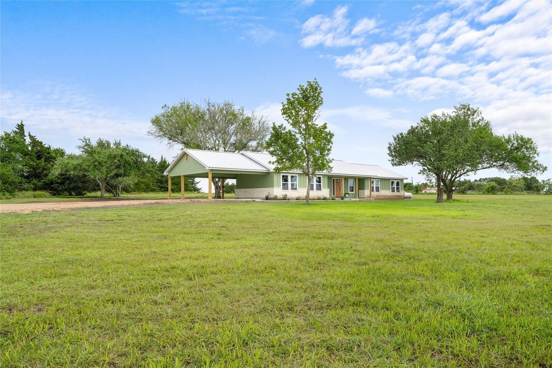 House in Schulenburg, Texas, United States 5 - 18680973