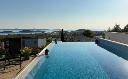 Villa in Vodice, Gespanschaft Šibenik-Knin, Kroatien 1