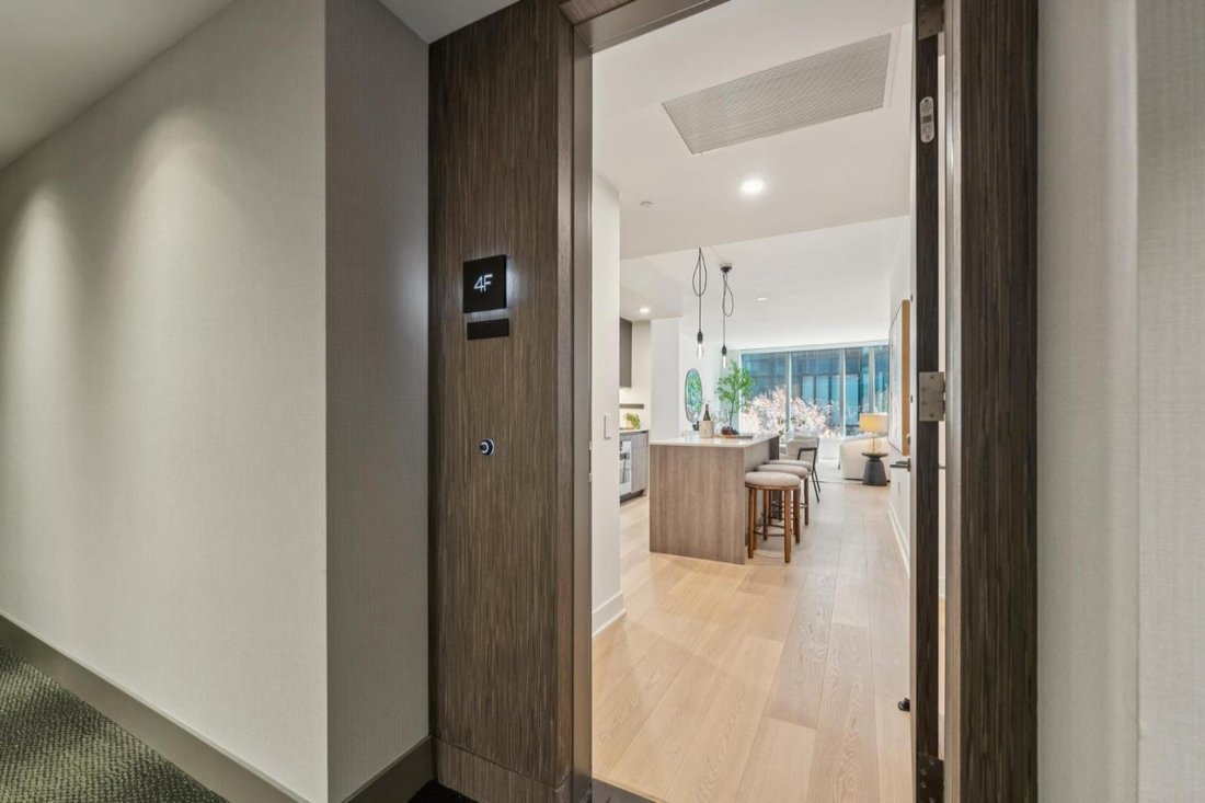 Condo in San Francisco, California, United States 3 - 18682281