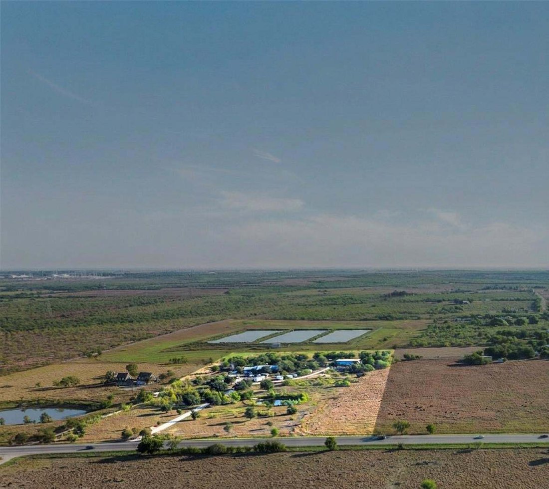 House in Martindale, Texas, United States 5 - 18680959