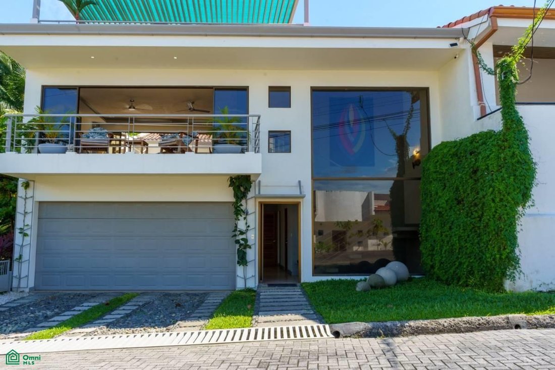 House in Playa Herradura, Puntarenas Province, Costa Rica 1 - 17232047