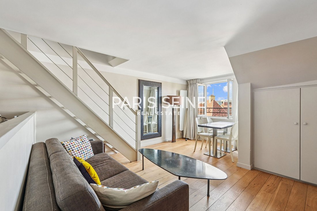 Apartment in Saint Thomas d'Aquin, Paris 7e Arrondissement, Paris 4 - 18683979