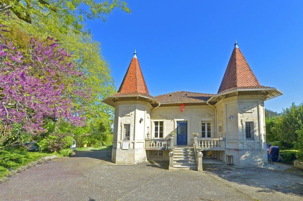 Castle in Meschers-sur-Gironde, Nouvelle-Aquitaine, France 1 - 18682321