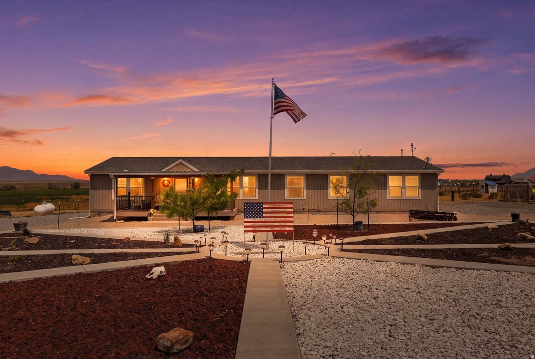 House in Grantsville, Utah, United States 1 - 18680217