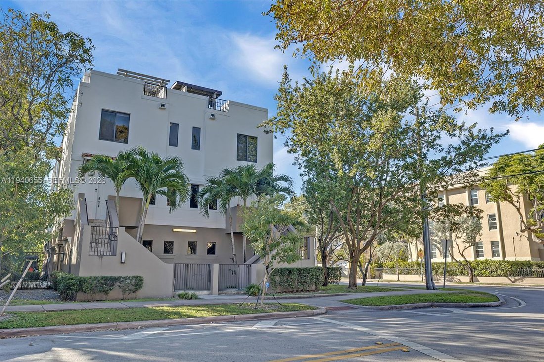 Condo in Coral Gables, Florida, United States 1 - 18680337