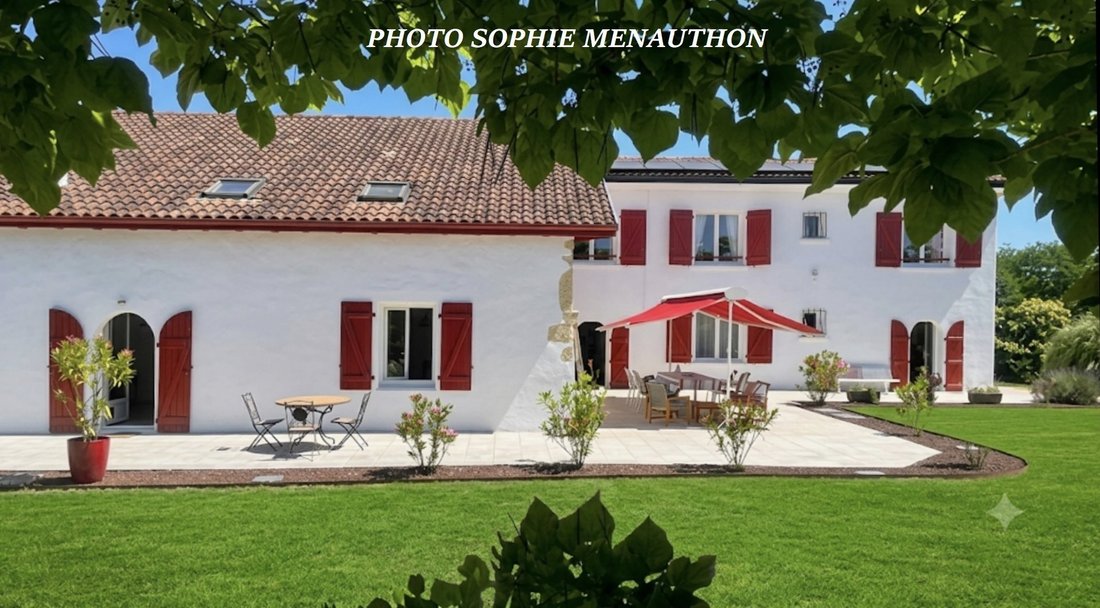 Estate in Peyrehorade, Nouvelle-Aquitaine, France 2 - 18683644