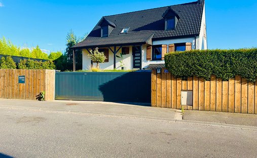 Villa in Mons-en-Pevele, Hauts-de-France, France 1