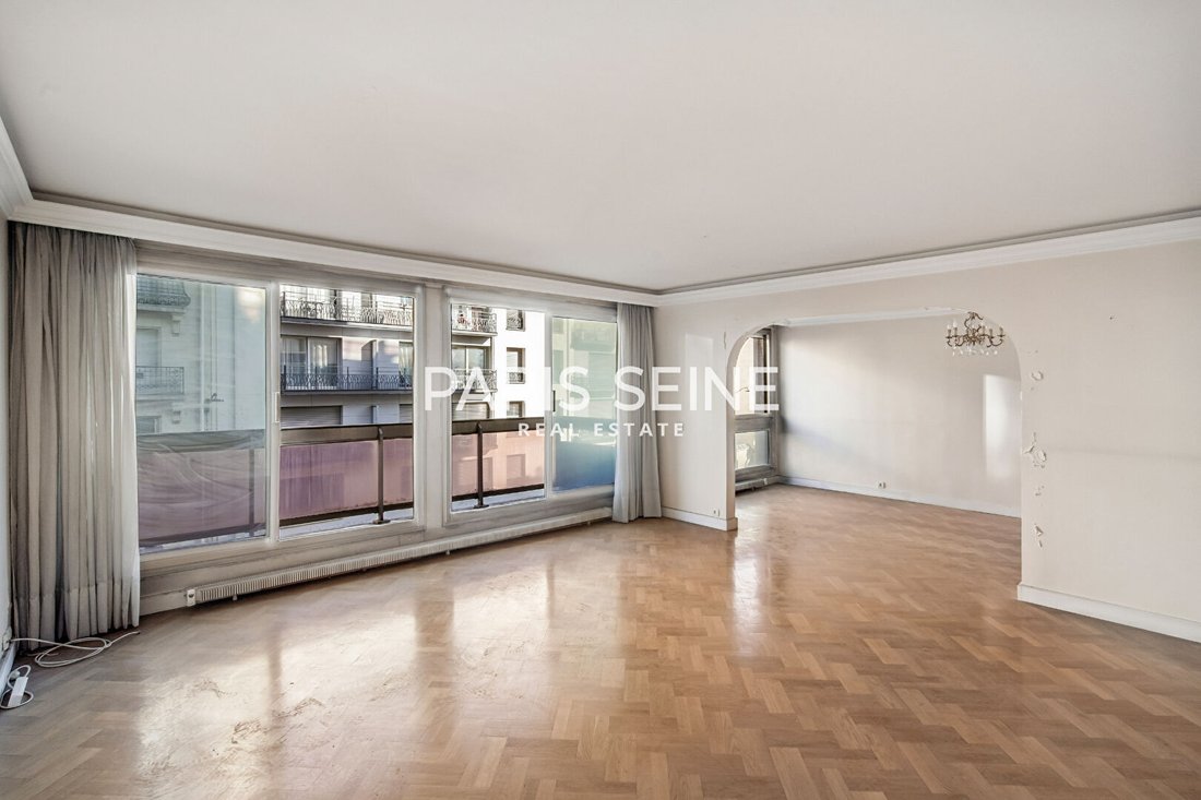 Apartment in Saint Thomas d'Aquin, Paris 7e Arrondissement, Paris 1 - 18684016