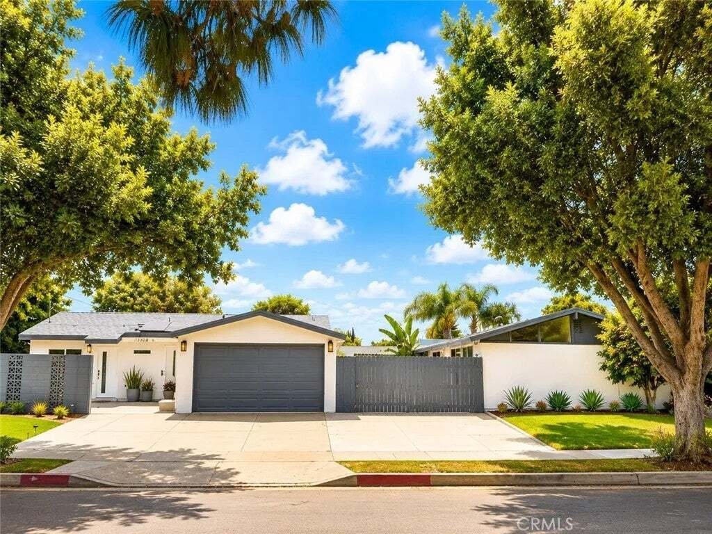 House in Fullerton, California, United States 1 - 17975473