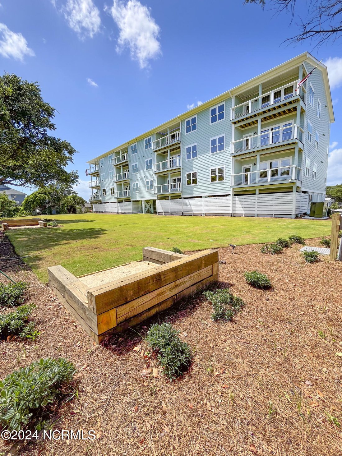 Condo in Pine Knoll Shores, North Carolina, United States 5 - 18683143