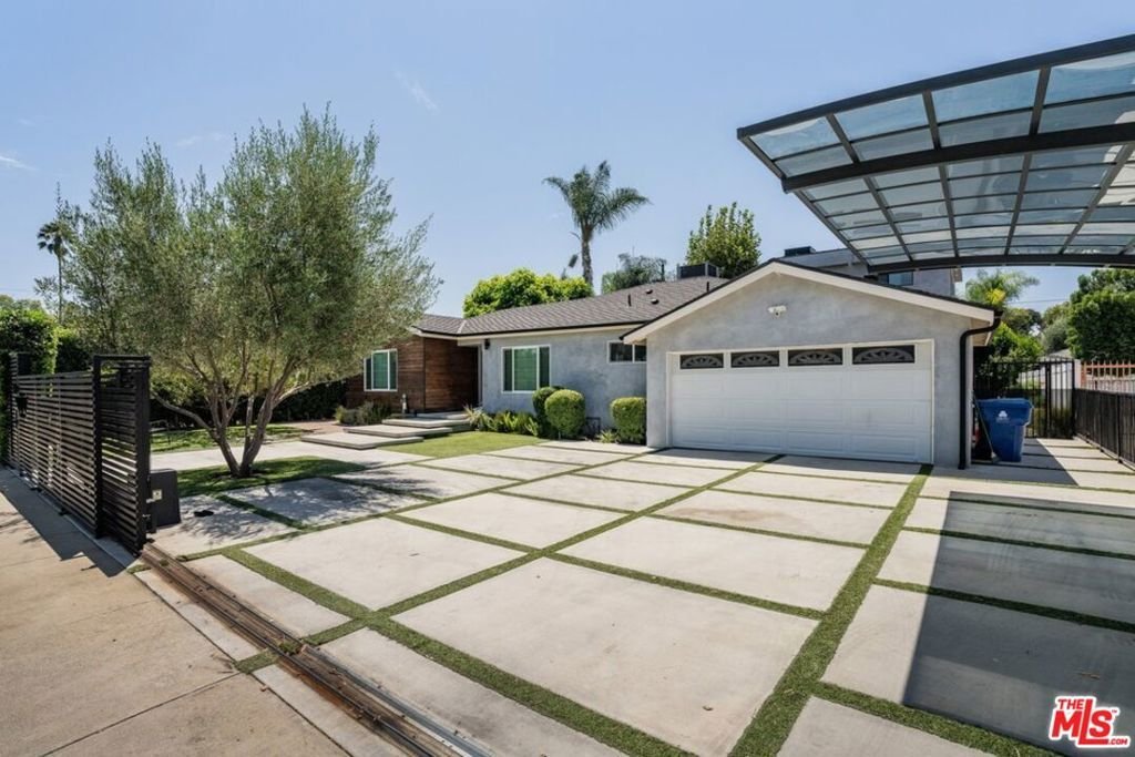 Los Angeles, California, United States 4 - 18682114