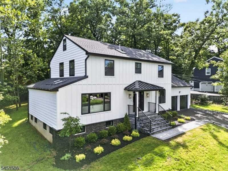 House in West Orange, New Jersey, United States 2 - 18684303