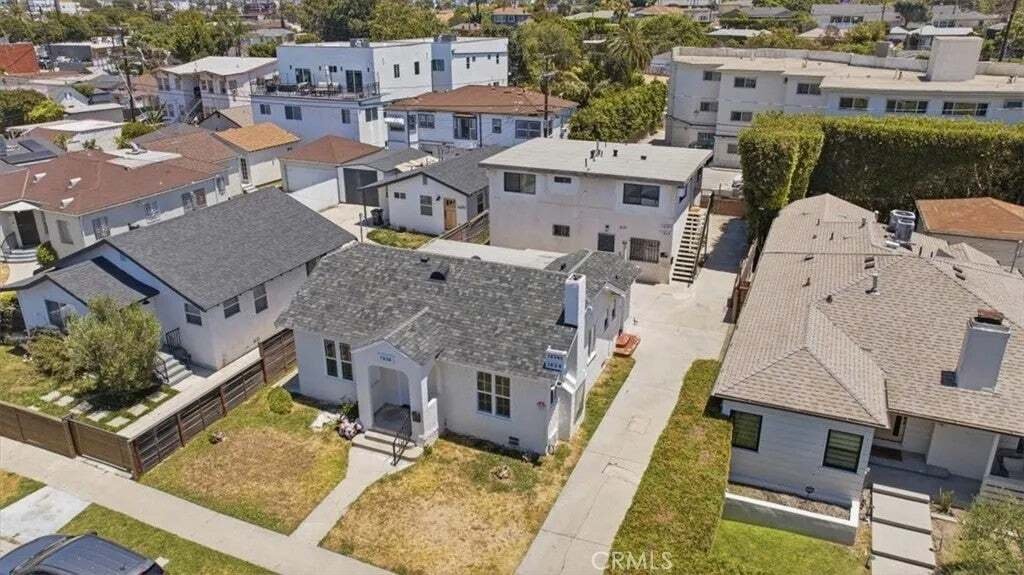 Los Angeles, California, United States 1 - 18196355