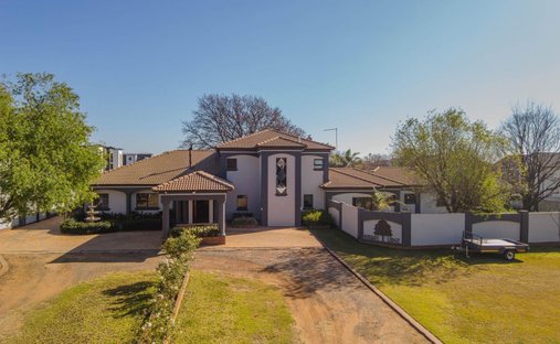 House in Pomona, Gauteng, South Africa 1