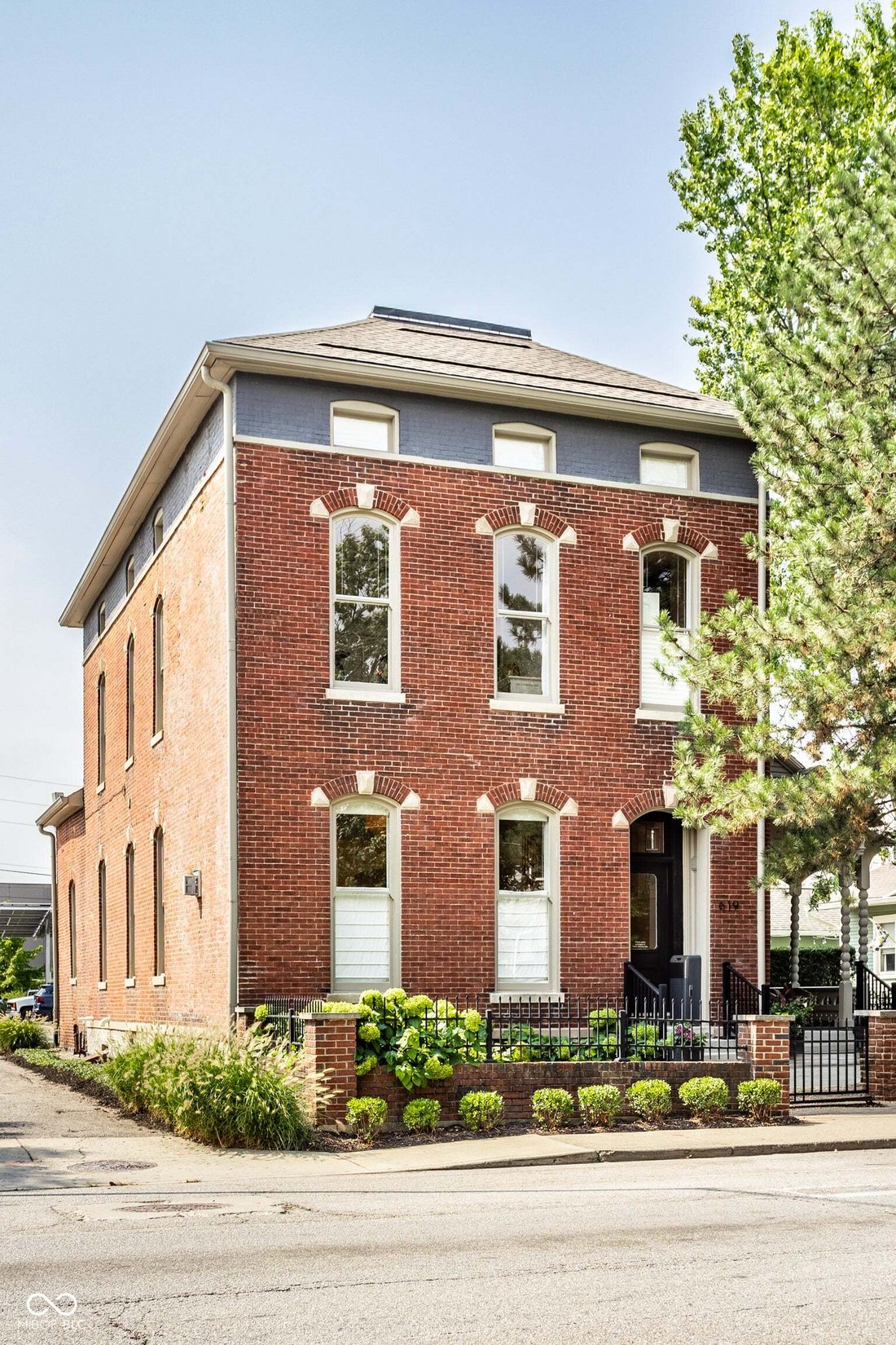 House in Indianapolis, Indiana, United States 3 - 18680163