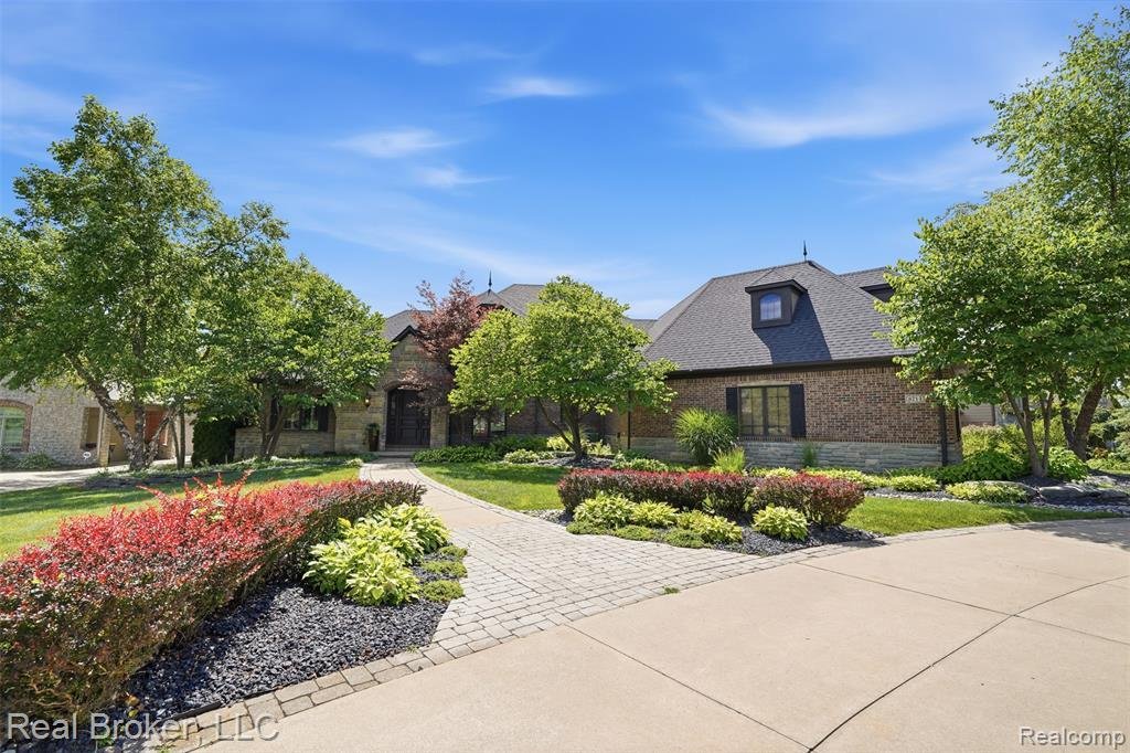 House in South Lyon, Michigan, United States 2 - 18680403