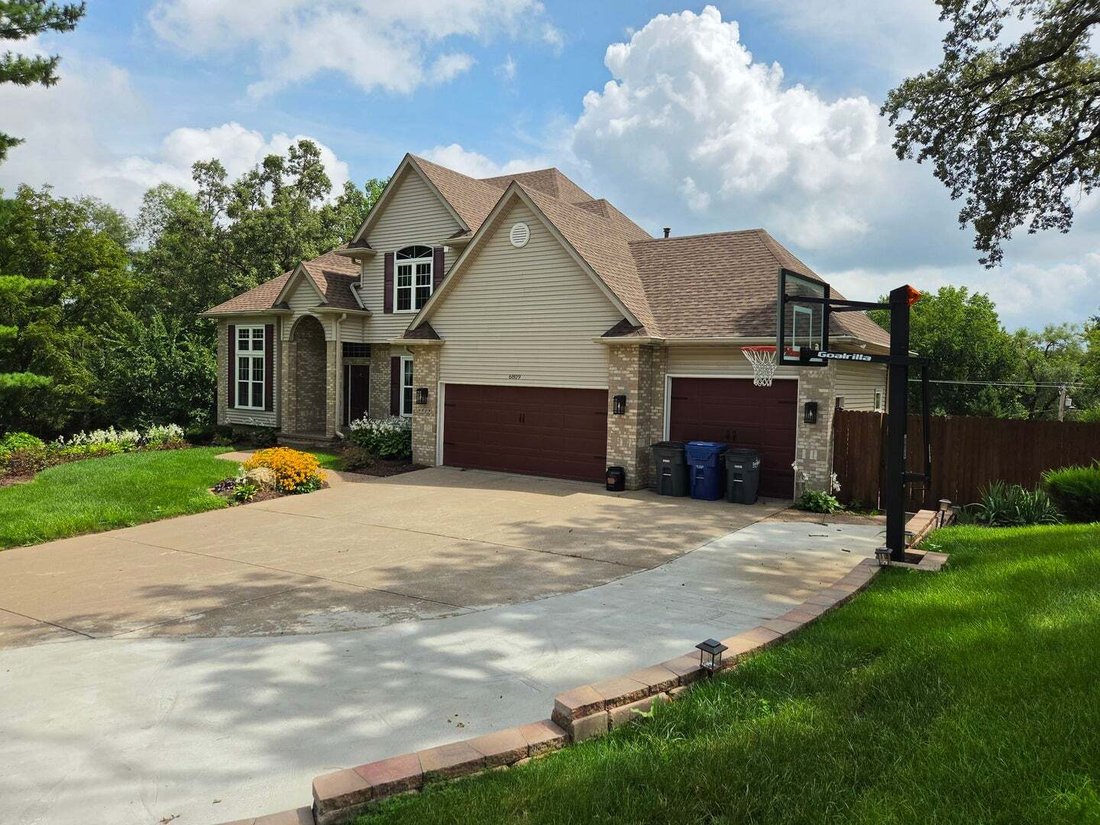 House in Bettendorf, Iowa, United States 3 - 18589685