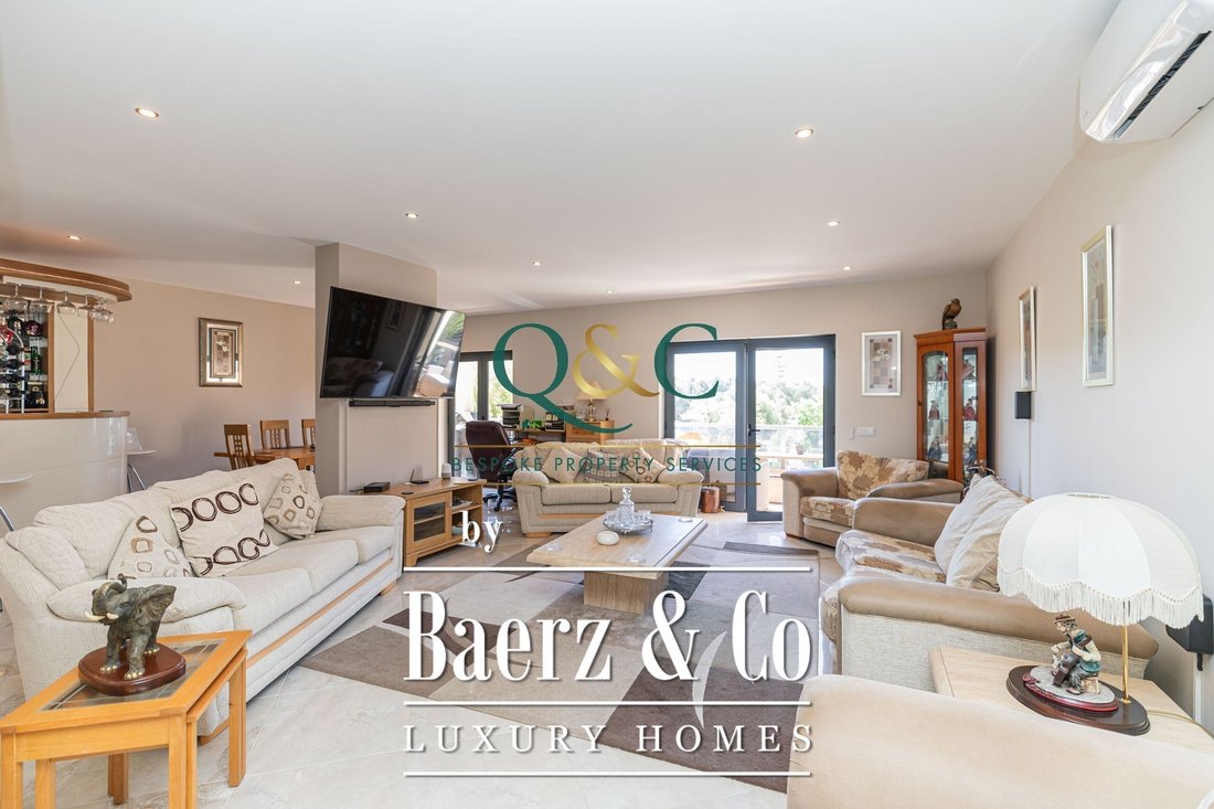 Townhouse in Santa Barbara de Nexe, Algarve, Portugal 1 - 18682503