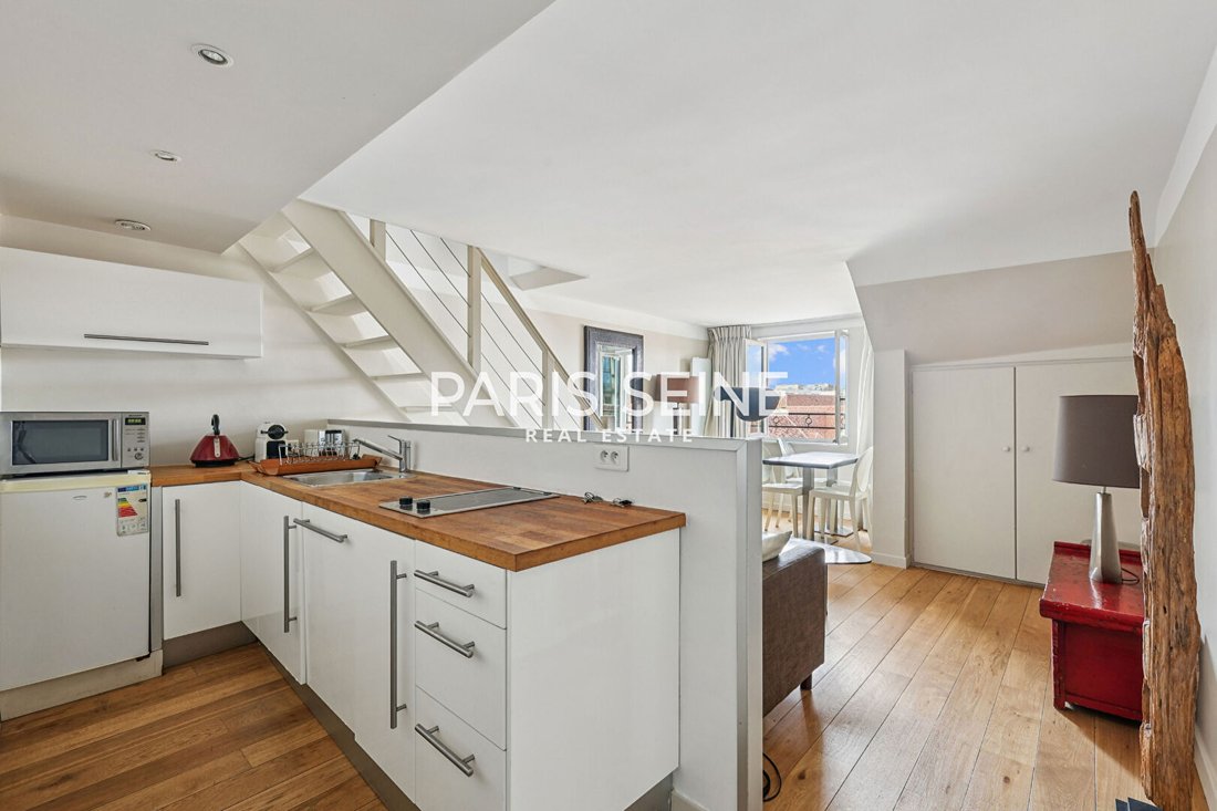 Apartment in Saint Thomas d'Aquin, Paris 7e Arrondissement, Paris 2 - 18683979