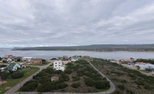 House in Hessequa Local Municipality, Western Cape, South Africa 1