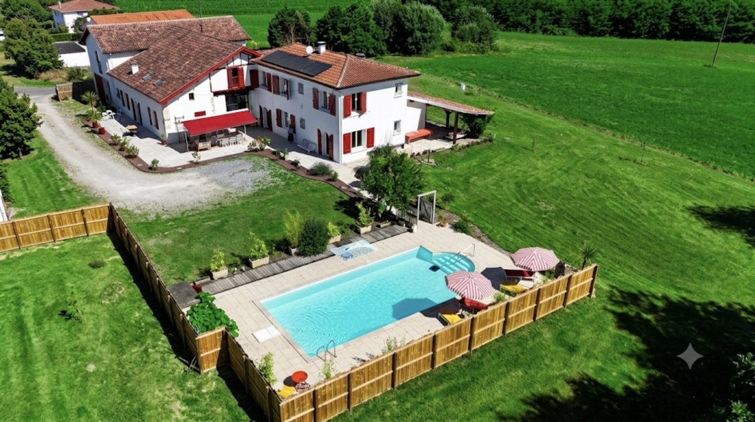 Estate in Peyrehorade, Nouvelle-Aquitaine, France 3 - 18683644