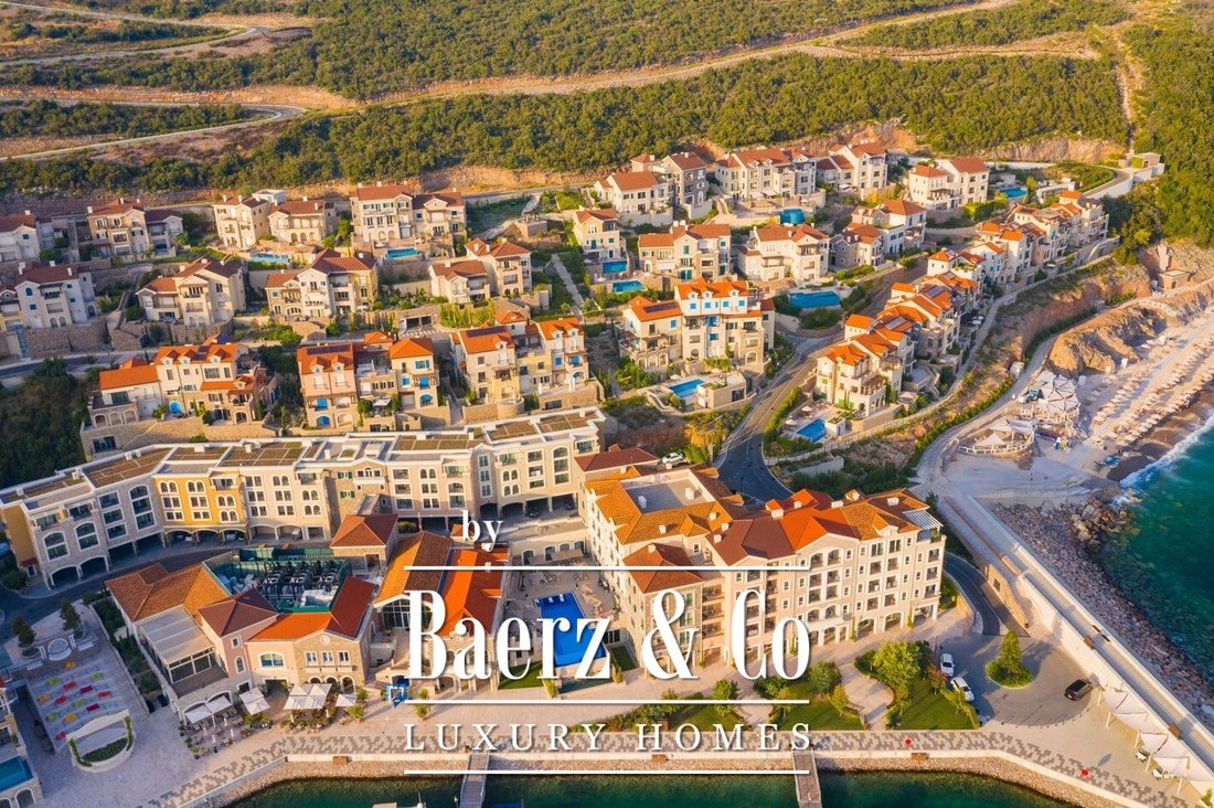 Penthouse in Tivat, Tivat Municipality, Montenegro 1 - 18682942