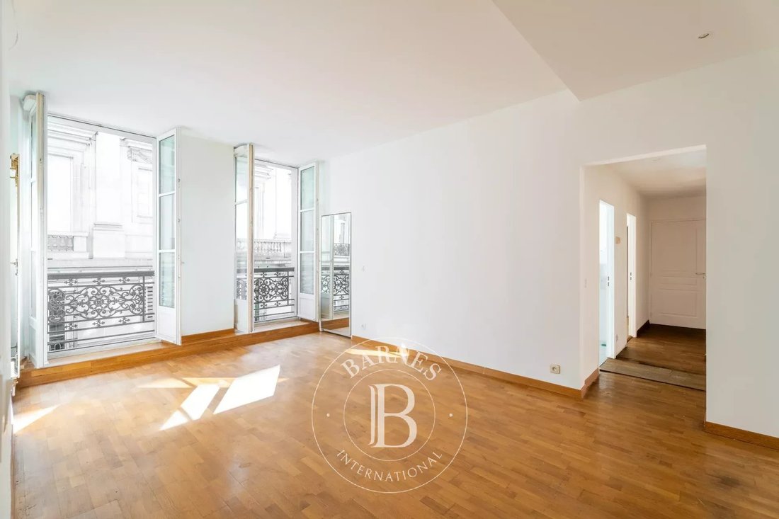 Apartment in Elysées-Madeleine, Paris 8e Arrondissement, Paris 1 - 18681256