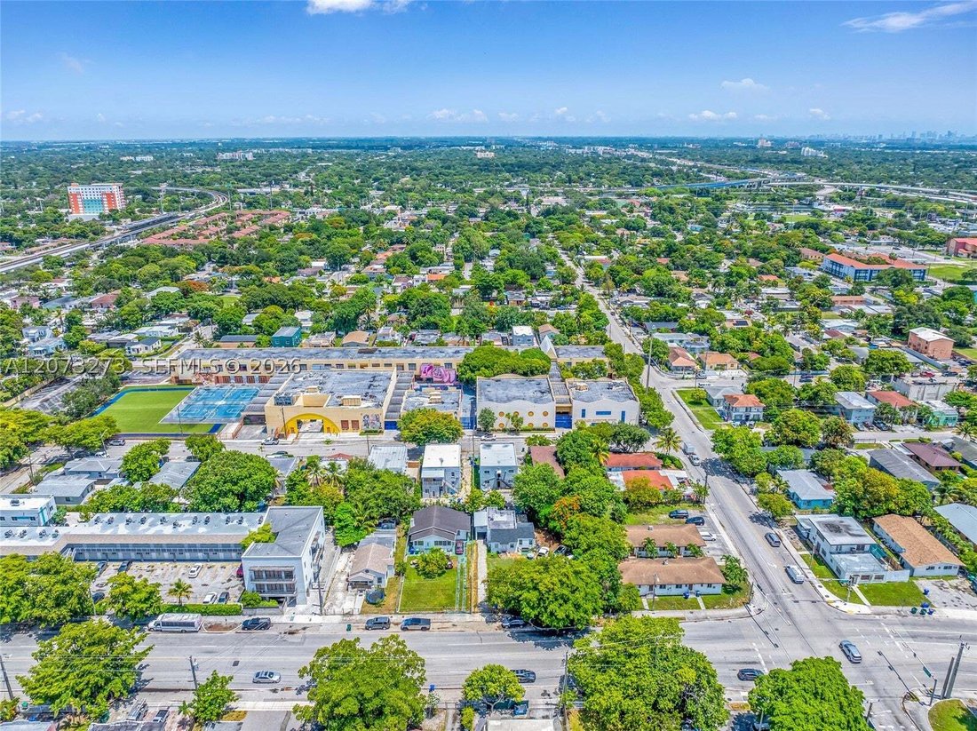 Miami, Florida, United States 3 - 18680351