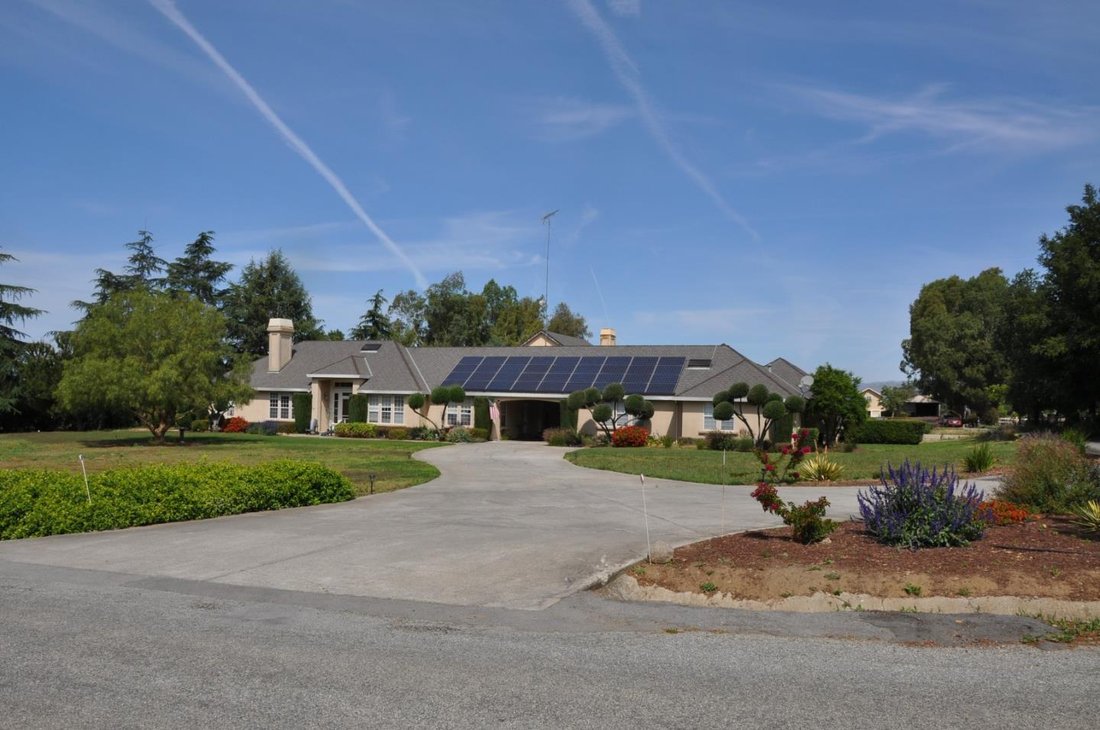 House in Hollister, California, United States 1 - 18682286