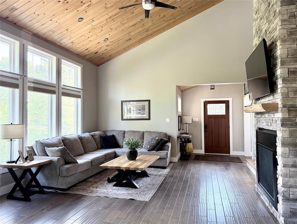 House in Deer Lake, Newfoundland and Labrador, Canada 5 - 18680648