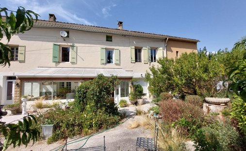 Country House in Le Centre, Courthézon, France 1