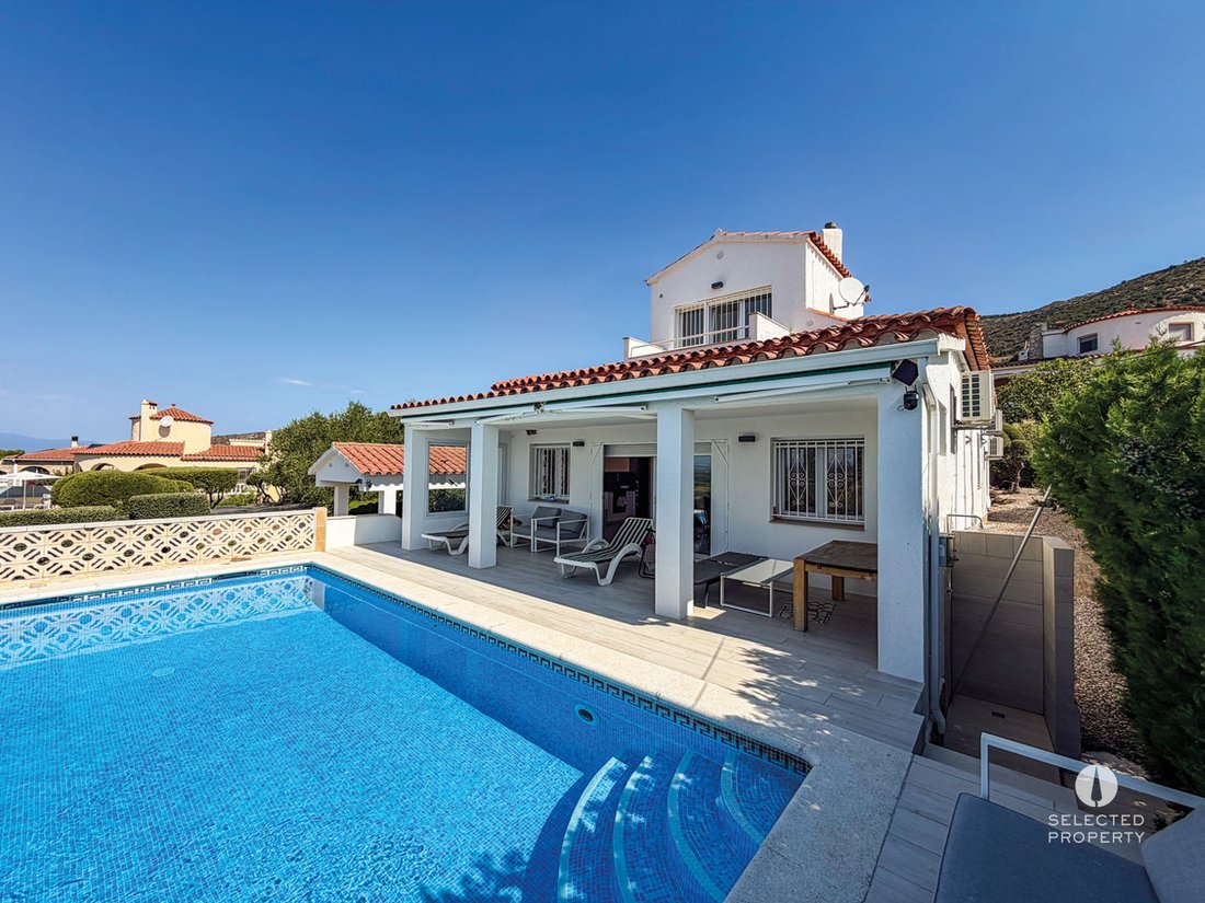 Villa in Palau-saverdera, Catalonia, Spain 4 - 18682032