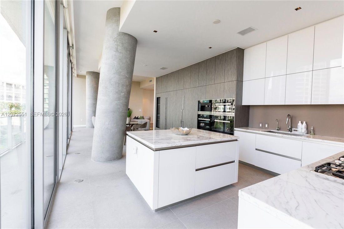 Condo in Miami, Florida, United States 4 - 18683236