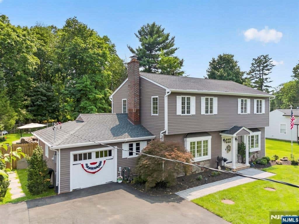 House in Wyckoff, New Jersey, United States 4 - 18684309