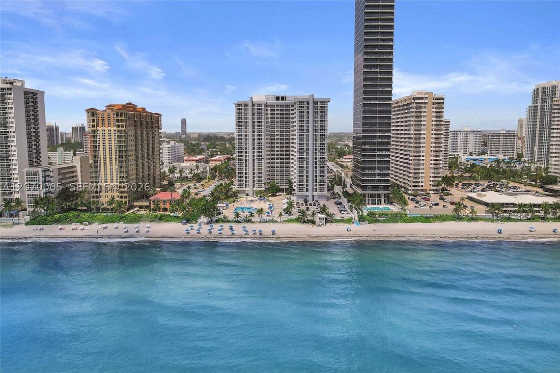 Condo in Hallandale Beach, Florida, United States 4 - 18682425