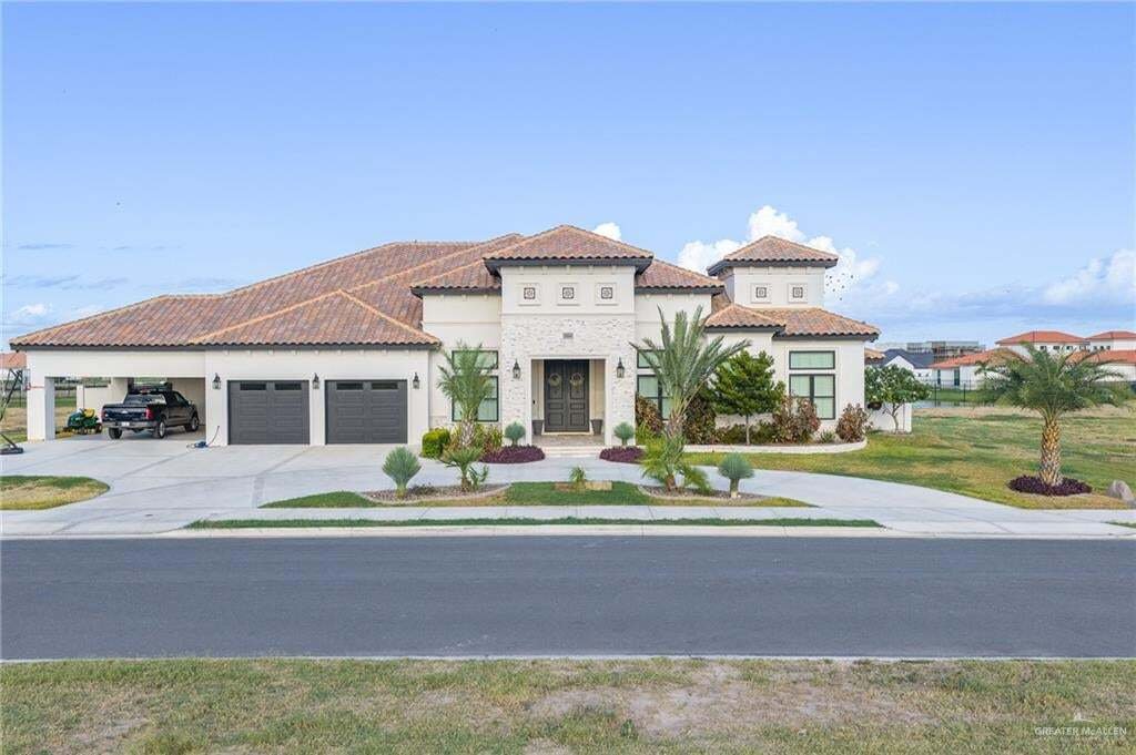 House in McAllen, Texas, United States 1 - 18681995