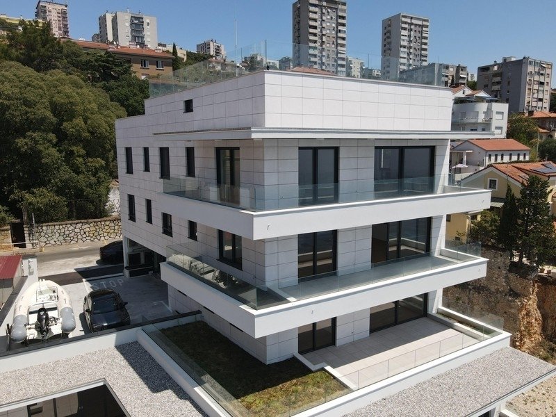 Apartment in Mjesni odbor Luka, Grad Rijeka, Primorje-Gorski Kotar County 2 - 18683351