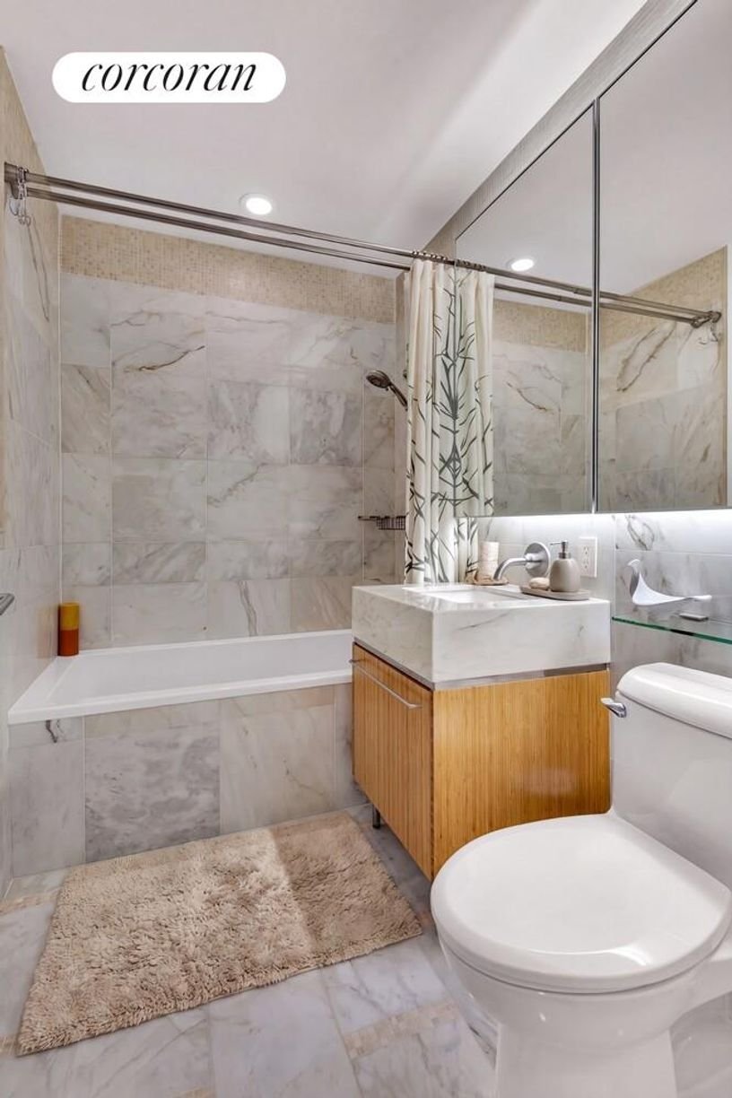 Condo in New York, New York, United States 4 - 18328291