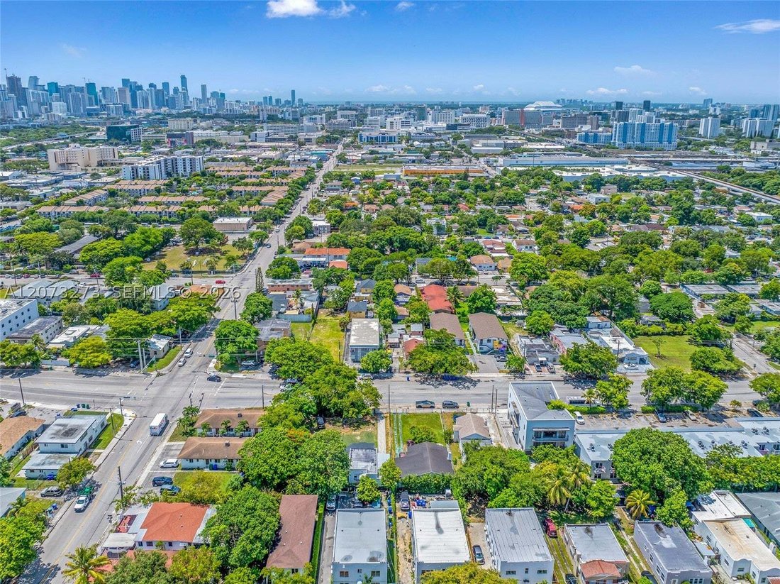 Miami, Florida, United States 4 - 18680351