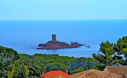 Maison à Le Dramont-Agay-Anthéor-Le Trayas, Saint-Raphaël, France 1
